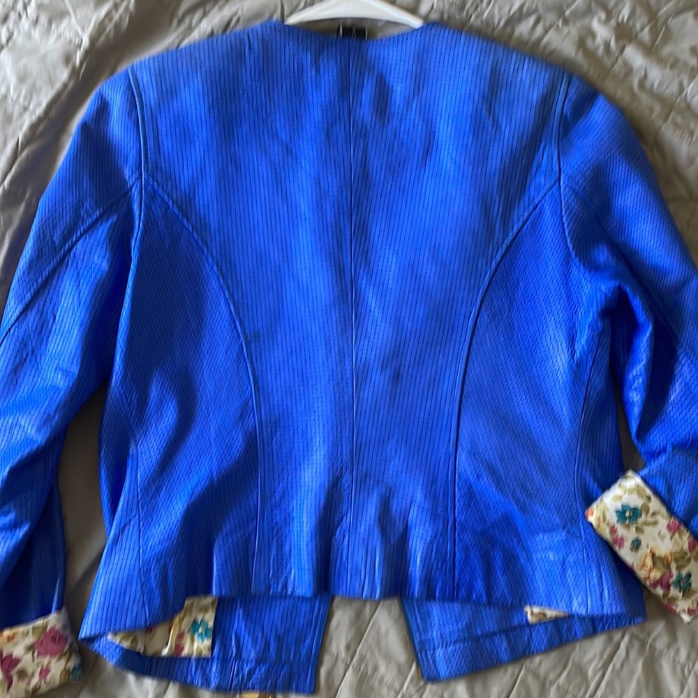 Leather jacket - Picture 8 of 9